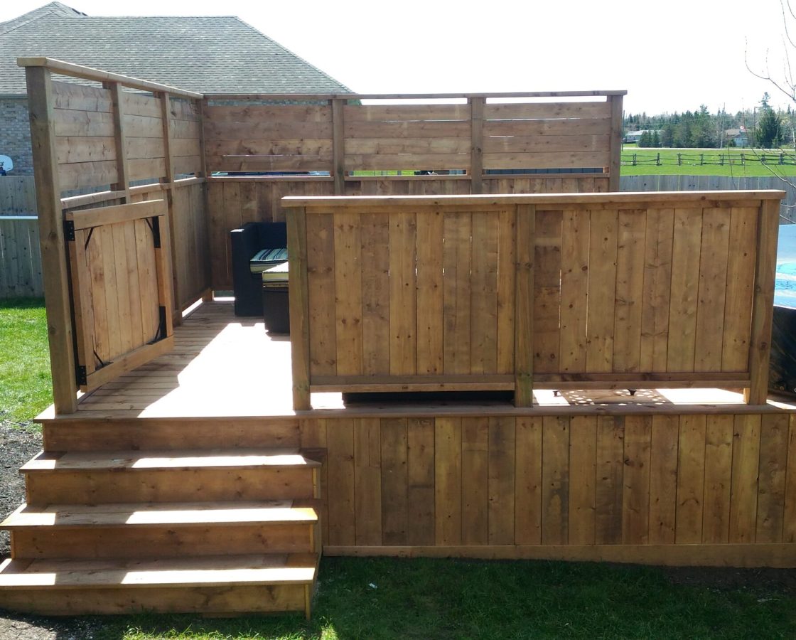 Above ground pool deck | Everett, ON