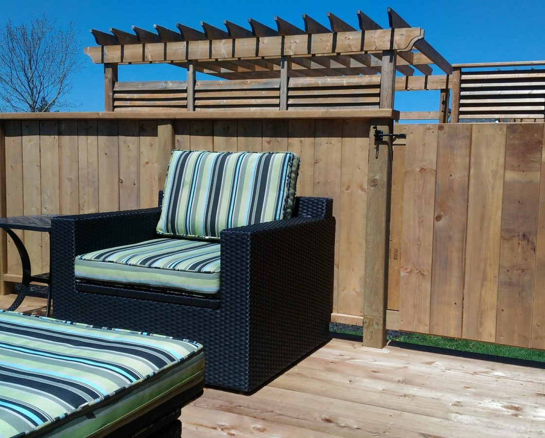 Above ground pool deck | Everett, ON